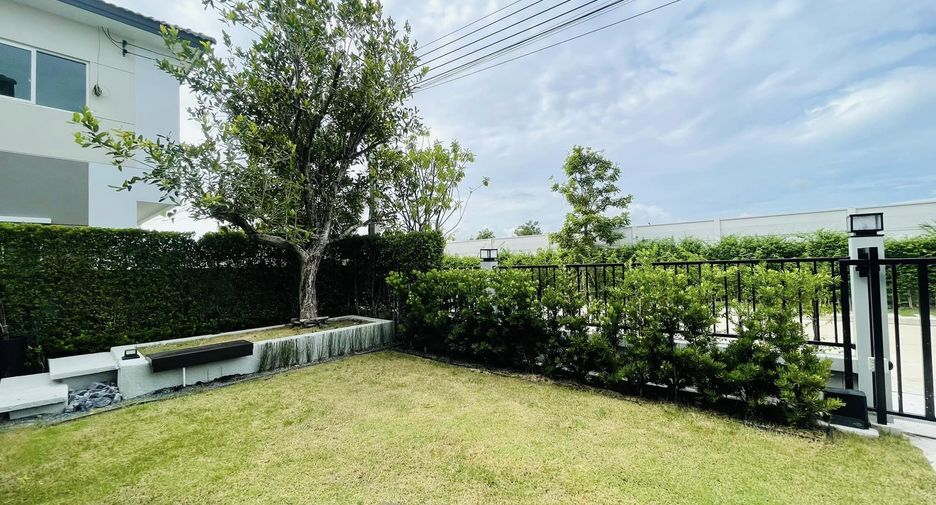 For sale 4 bedrooms house in Lat Krabang, Bangkok