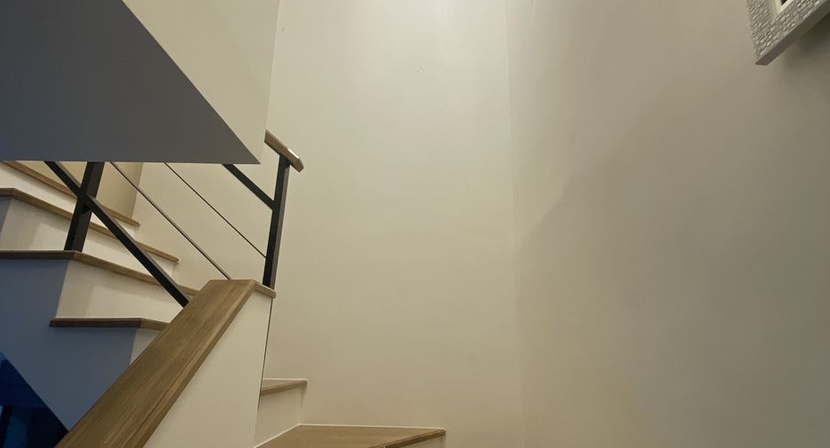 For sale and for rent 3 bedrooms townhouse in Prawet, Bangkok
