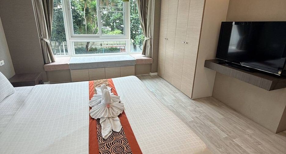 For rent 2 bedrooms apartment in Watthana, Bangkok