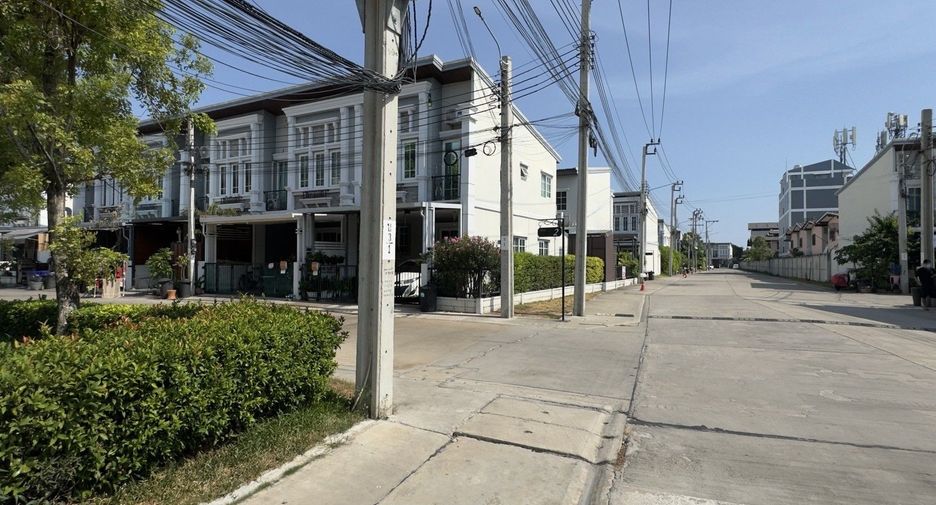 Reihenhaus zur Miete mit 4 Zimmer in Phra Pradaeng, Samut Prakan