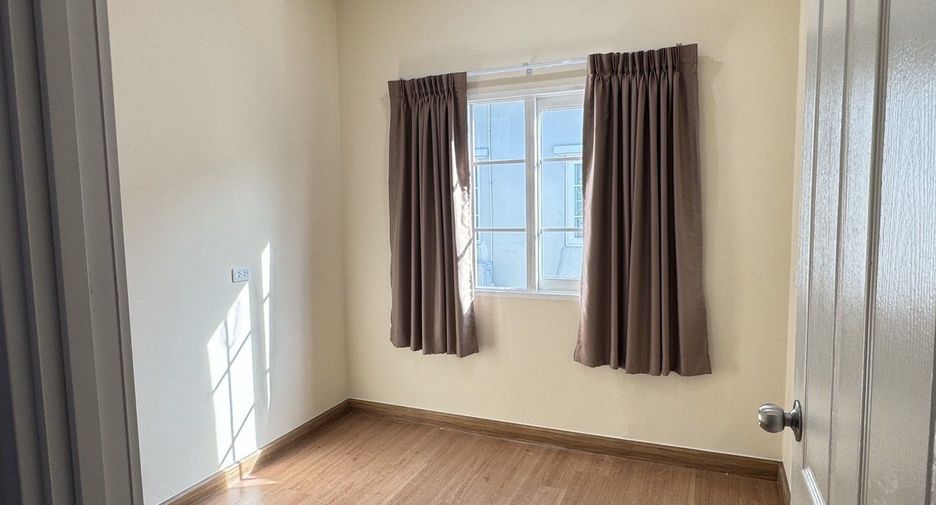 Reihenhaus zur Miete mit 4 Zimmer in Phra Pradaeng, Samut Prakan