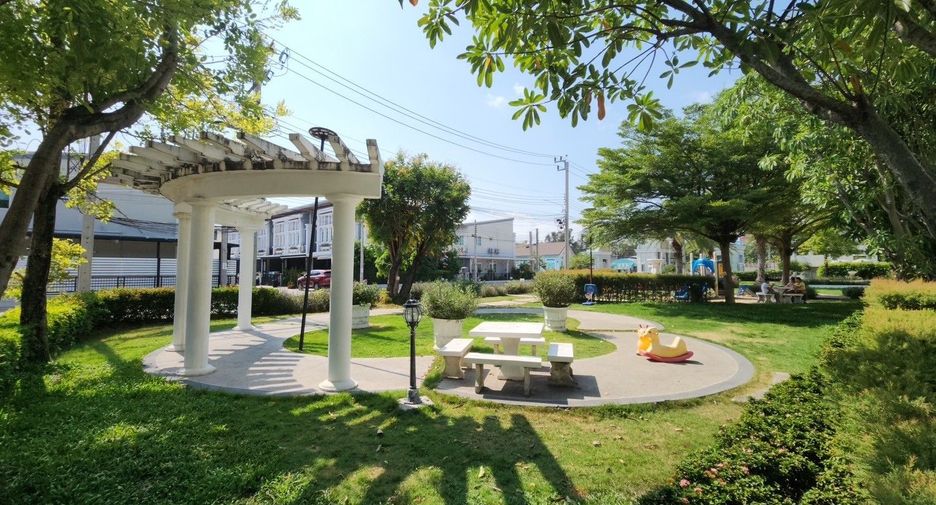 Reihenhaus zur Miete mit 4 Zimmer in Phra Pradaeng, Samut Prakan