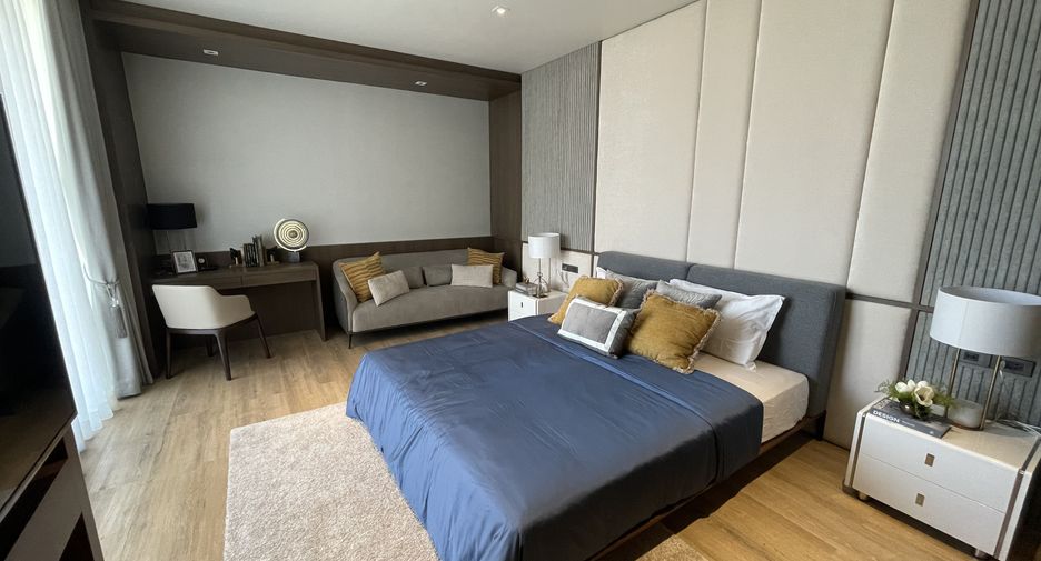 For rent 3 bedrooms apartment in Khlong Toei, Bangkok