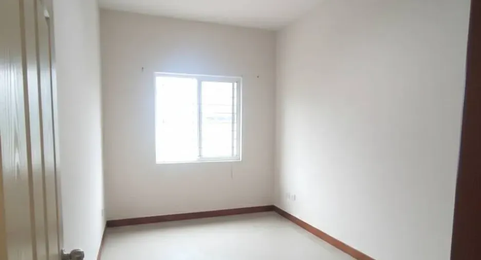 For sale 3 bedrooms townhouse in Mueang Samut Prakan, Samut Prakan