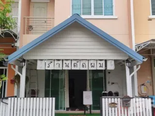 For sale 3 bedrooms townhouse in Mueang Samut Prakan, Samut Prakan
