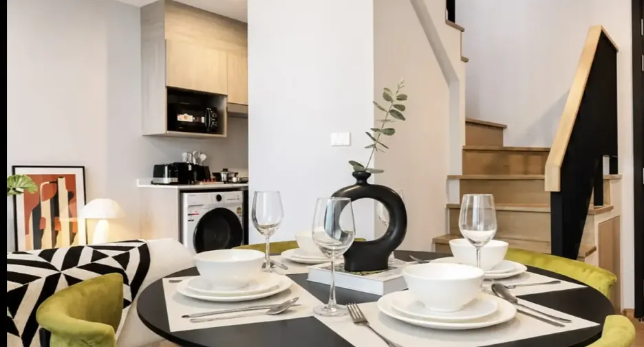 For rent 2 bedrooms condo in Phaya Thai, Bangkok