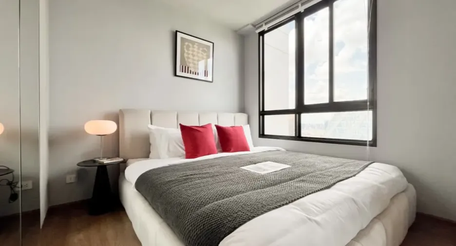For rent 2 bedrooms condo in Phaya Thai, Bangkok