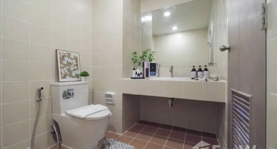 For sale 2 bedrooms condo in Bang Kapi, Bangkok
