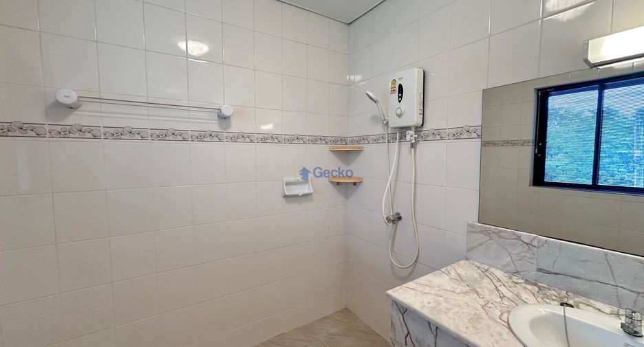 Haus zur Miete mit 4 Zimmer in Sattahip, Chonburi
