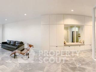 For rent 3 bedrooms condo in Bang Rak, Bangkok