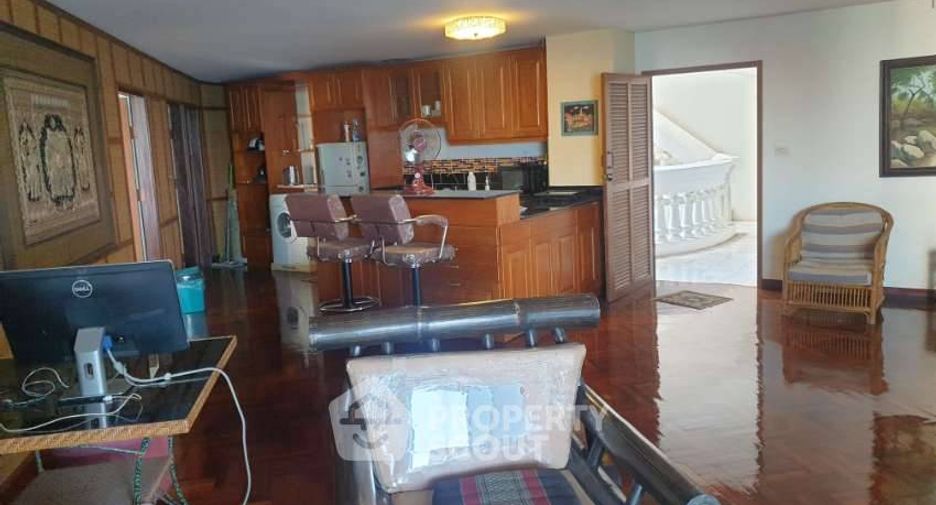 For sale 3 bedrooms condo in Bang Lamung, Chonburi