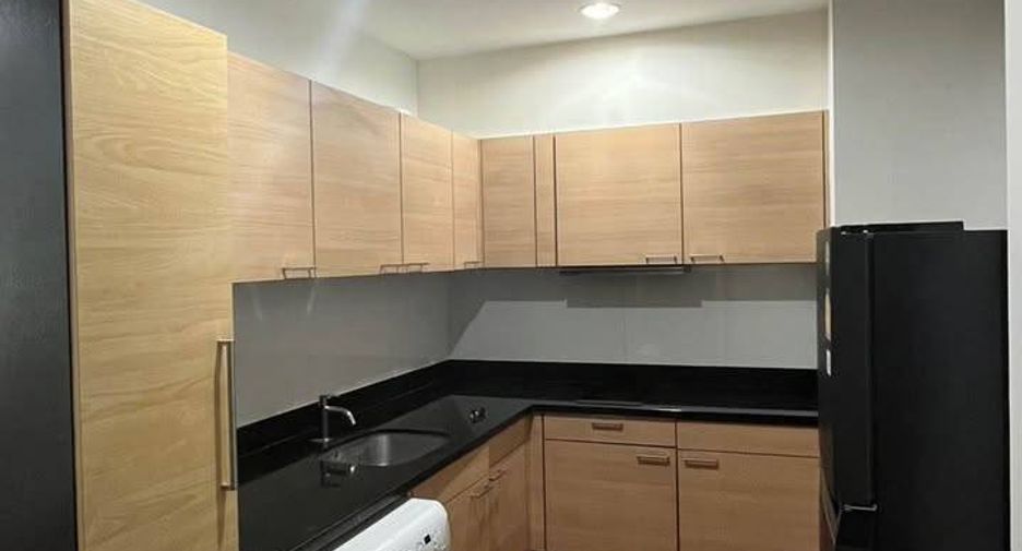 Condo en alquiler de 2 habitaciones en Pathum Wan, Bangkok