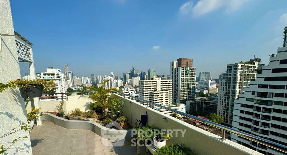 For rent 3 bedrooms condo in Watthana, Bangkok
