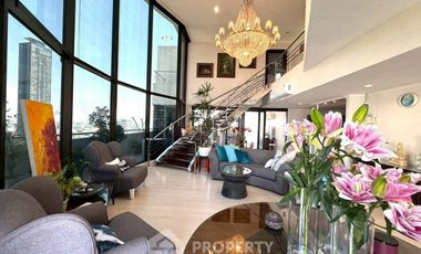 For rent 3 bedrooms condo in Watthana, Bangkok