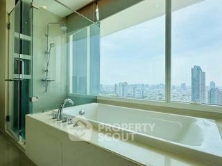 For rent 3 bedrooms condo in Bang Kho Laem, Bangkok