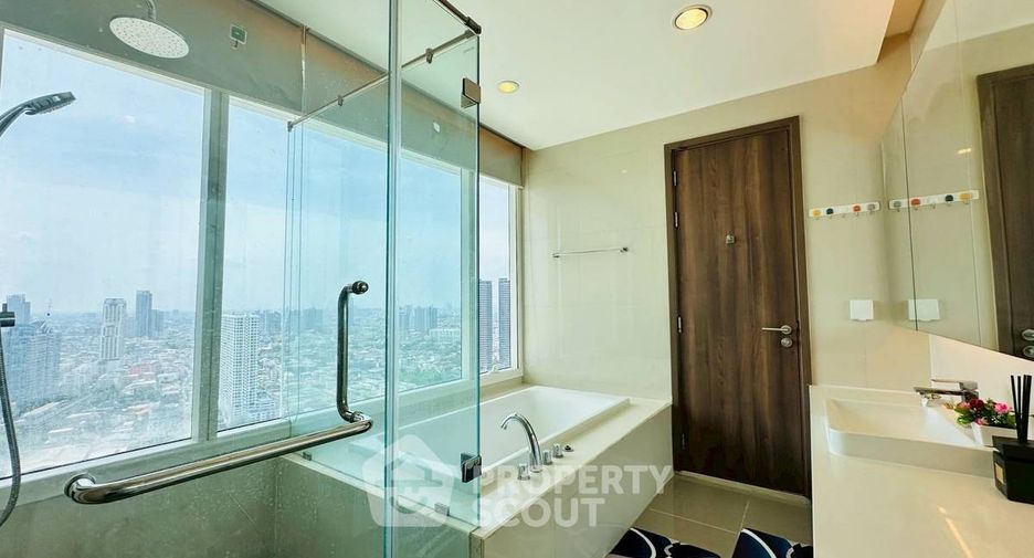 For rent 3 bedrooms condo in Bang Kho Laem, Bangkok