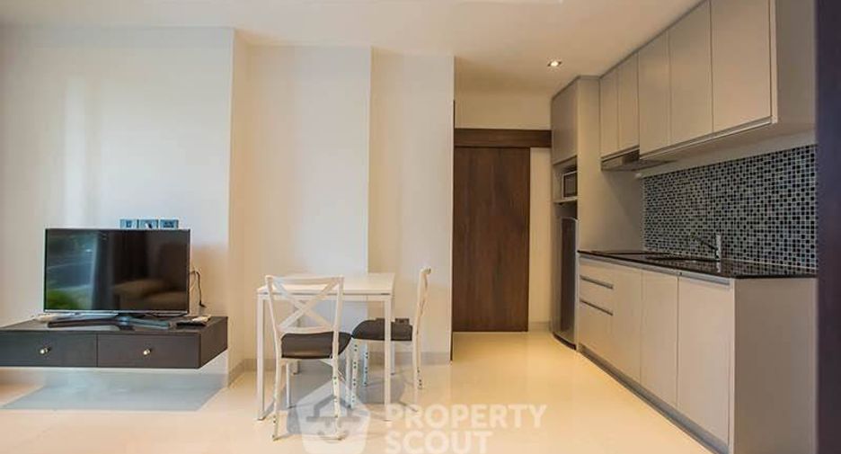 For rent 2 bedrooms condo in North Pattaya, Pattaya
