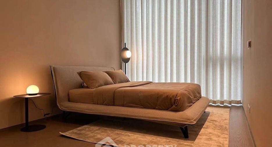 For rent 2 bedrooms condo in Pathum Wan, Bangkok