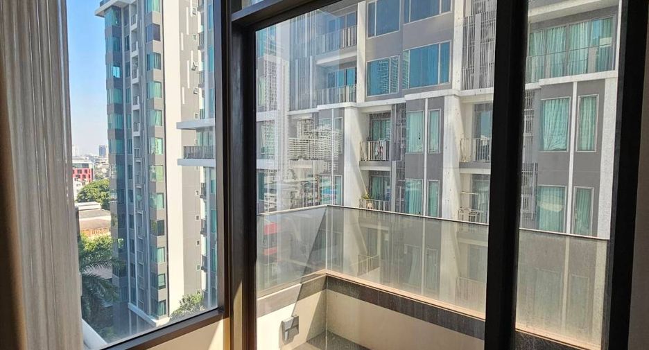 À louer 2 chambres condo à Watthana, Bangkok