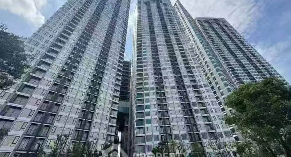 For rent 2 bedrooms condo in Bang Na, Bangkok