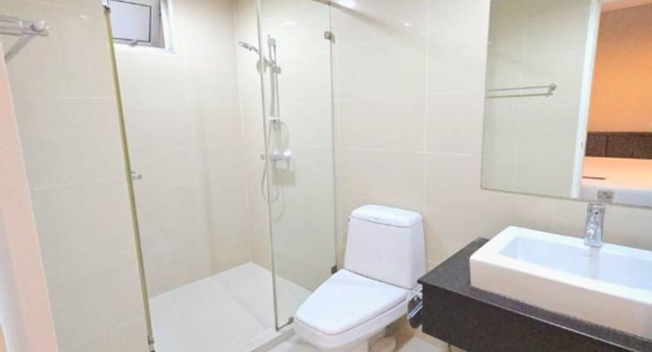 Condo en venta de 2 habitaciones en Huai Khwang, Bangkok