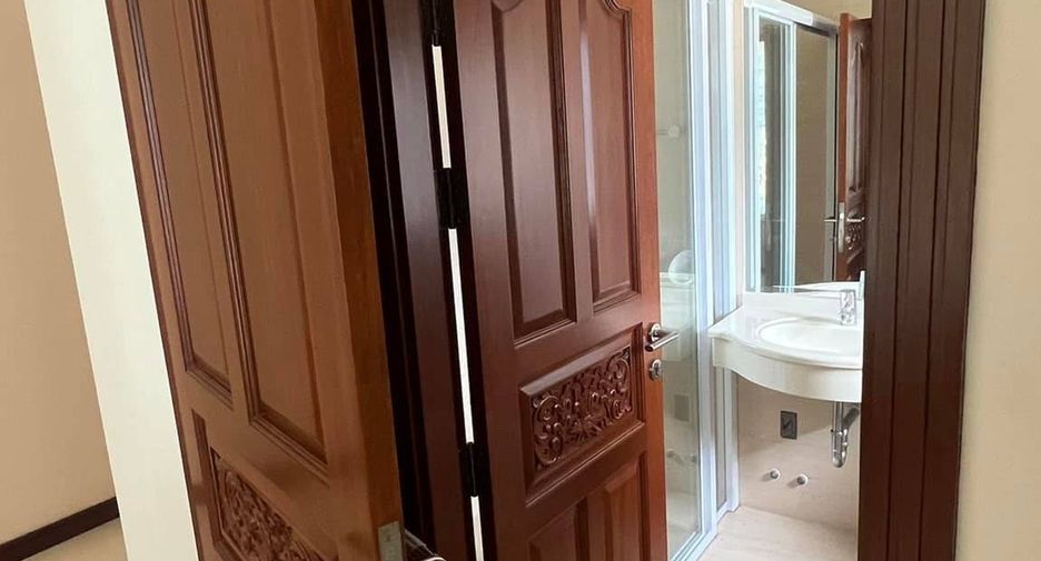 For sale 1 bed condo in Huai Khwang, Bangkok