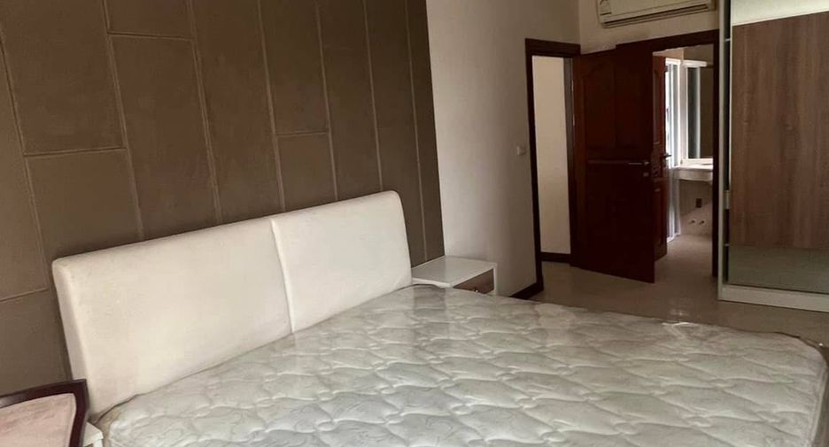 For sale 1 bed condo in Huai Khwang, Bangkok
