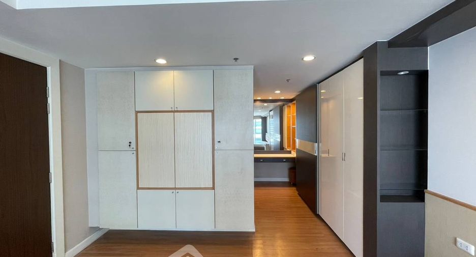 For rent そして for sale 2 ベッドルーム condo in Khlong Toei, Bangkok
