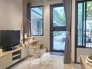À vendre 2 chambres condo à Huai Khwang, Bangkok