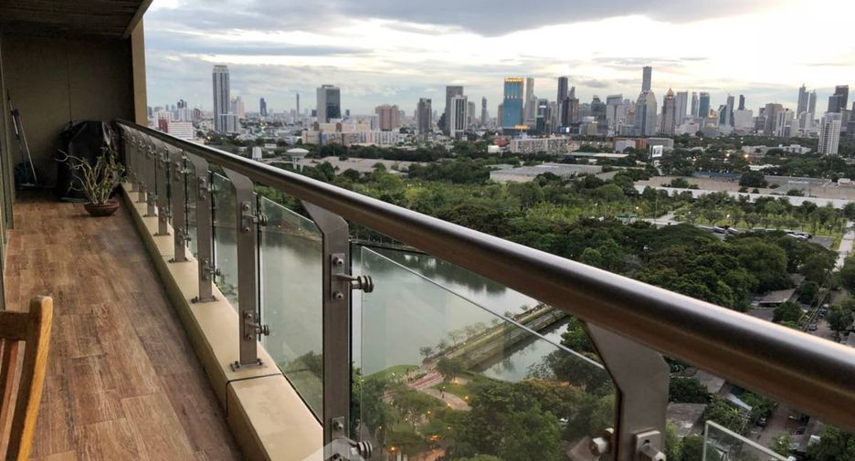 For sale 4 bedrooms condo in Khlong Toei, Bangkok