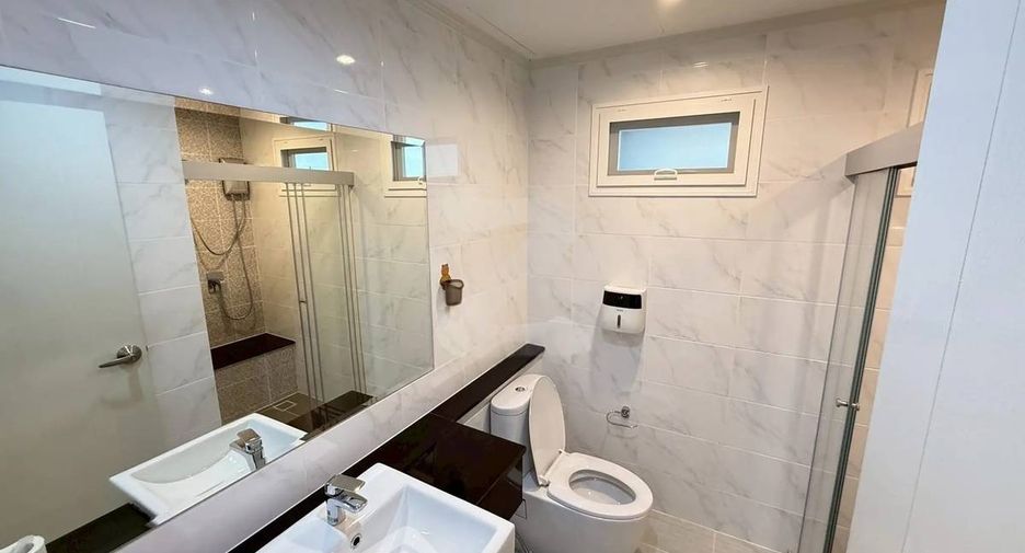 Продажа 4 спальни дом в Mueang Chon Buri, Чонбури