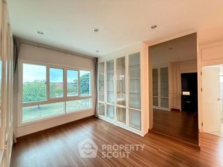 Casa en venta de 4 habitaciones en Mueang Chon Buri, Chonburi
