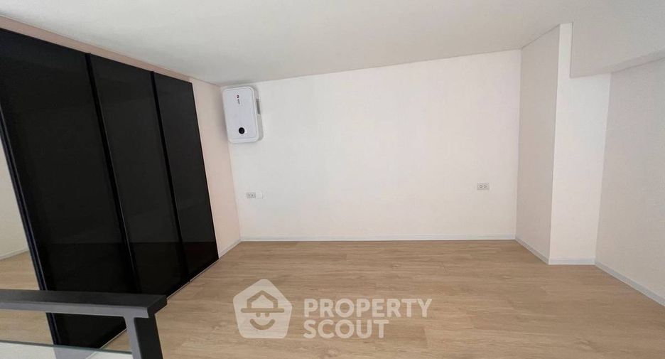For sale 1 bed condo in Huai Khwang, Bangkok
