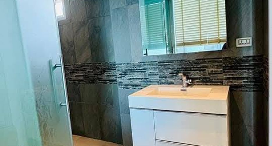 For rent and for sale 1 bed condo in Pratumnak, Pattaya