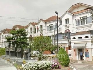 For sale 2 bedrooms townhouse in Lat Phrao, Bangkok