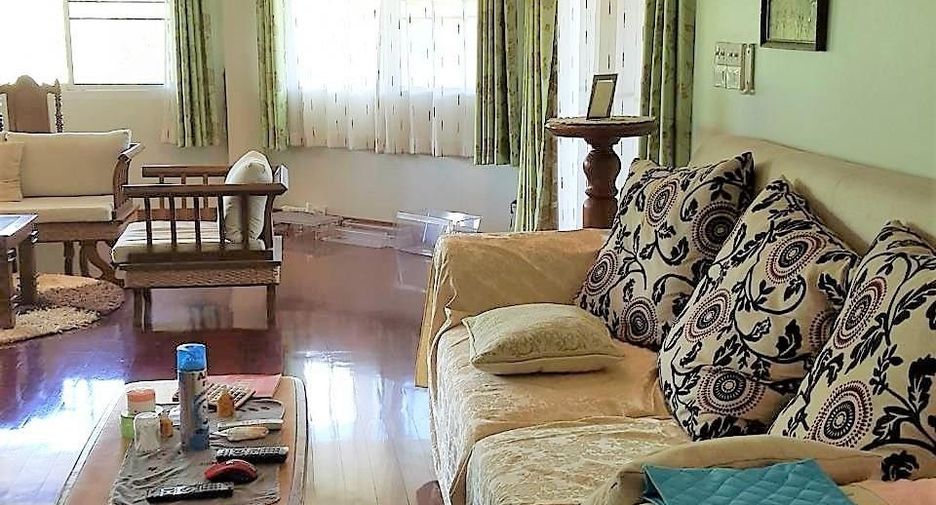 À vendre 4 chambres maison à San Kamphaeng, Chiang Mai