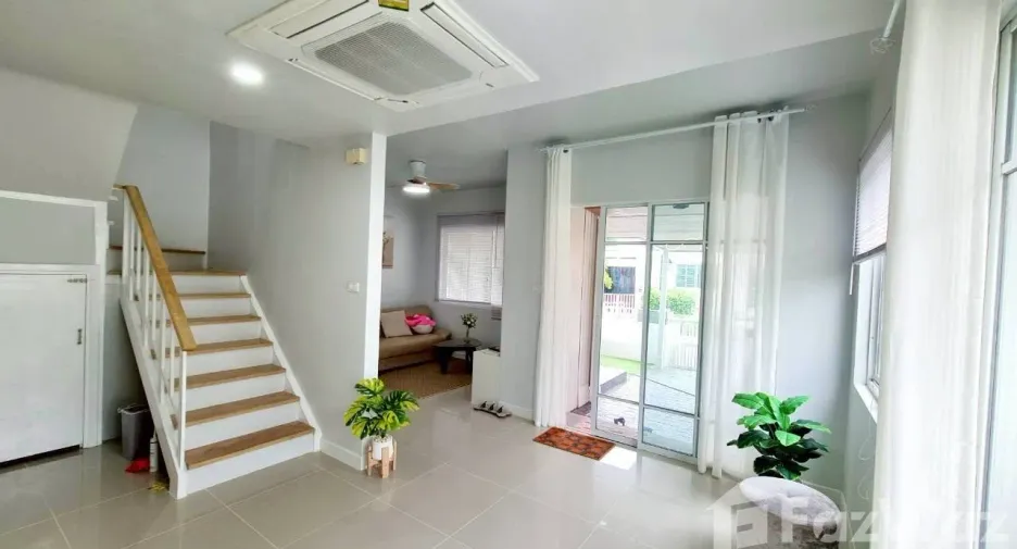 For sale and for rent 3 bedrooms townhouse in Bang Phli, Samut Prakan