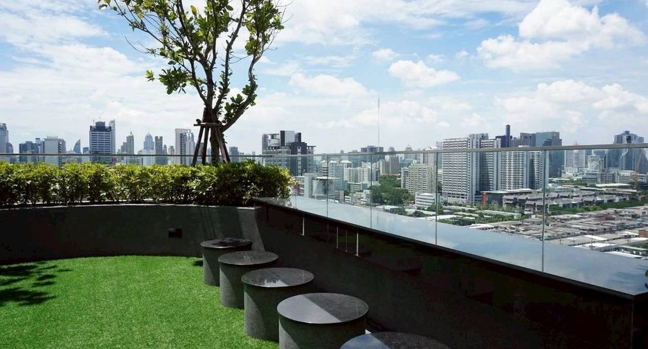 For sale 1 bed condo in Pathum Wan, Bangkok