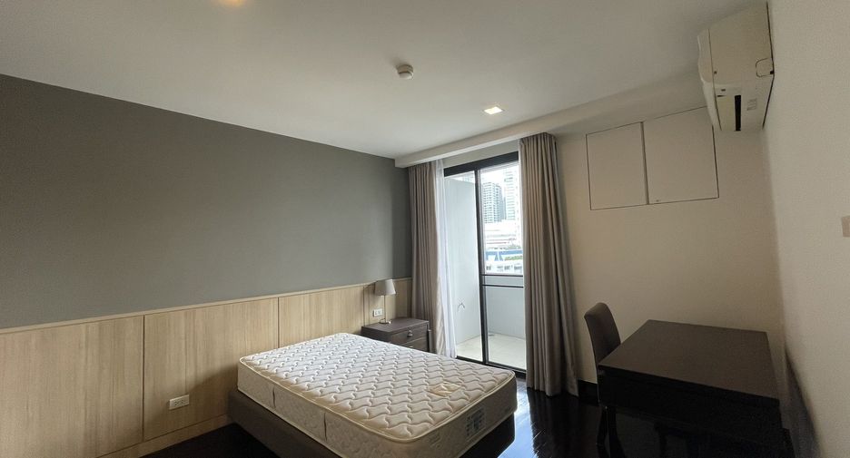 For rent 2 bedrooms apartment in Watthana, Bangkok