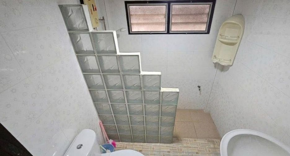 Haus zum Kauf mit 5 Zimmer in Bangkok Yai, Bangkok