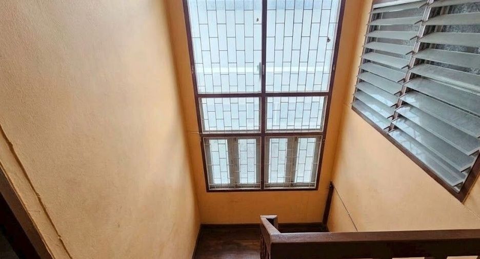 Haus zum Kauf mit 5 Zimmer in Bangkok Yai, Bangkok