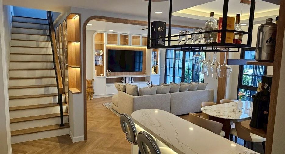 À louer et à vendre 4 chambres maison à Bang Phli, Samut Prakan