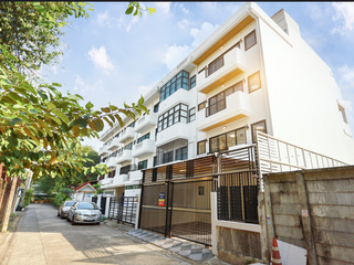 For sale 6 bedrooms house in Lat Phrao, Bangkok