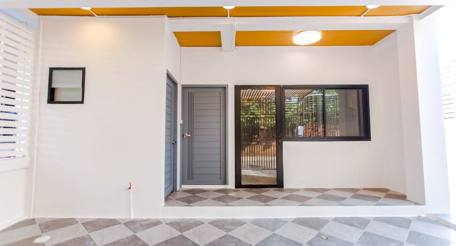 For sale 6 bedrooms house in Lat Phrao, Bangkok