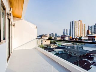 For sale 6 bedrooms house in Lat Phrao, Bangkok