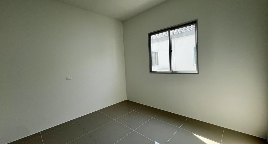 For sale 3 bedrooms townhouse in Mueang Samut Prakan, Samut Prakan