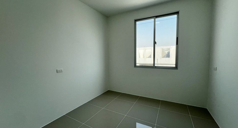 For sale 3 bedrooms townhouse in Mueang Samut Prakan, Samut Prakan