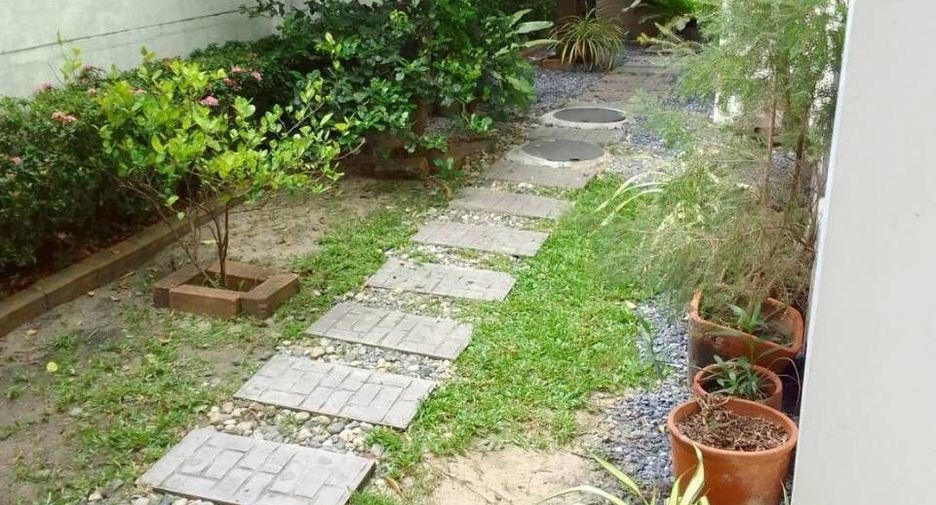 For sale and for rent 4 bedrooms house in Bang Phli, Samut Prakan
