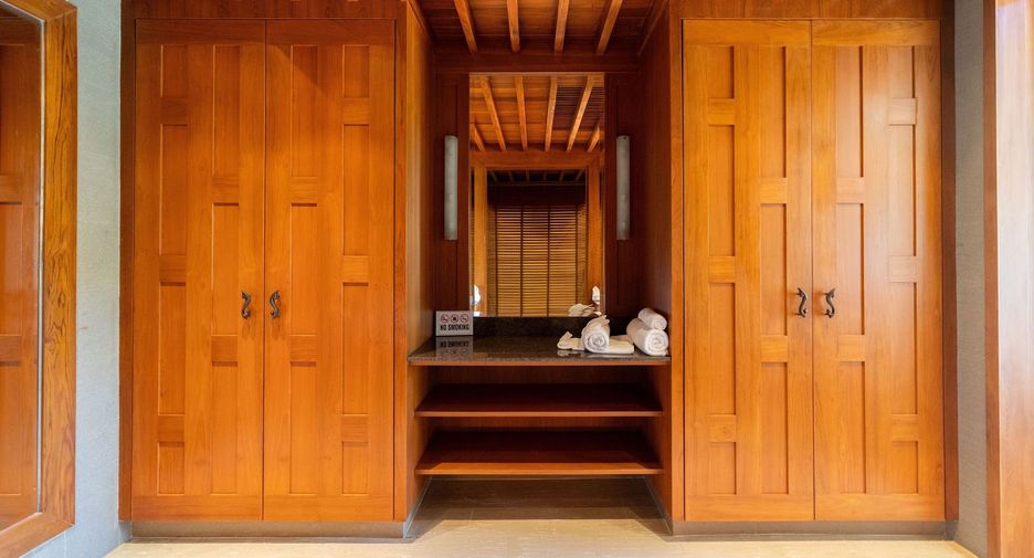 For sale and for rent 5 bedrooms villa in Mueang Phuket, Phuket