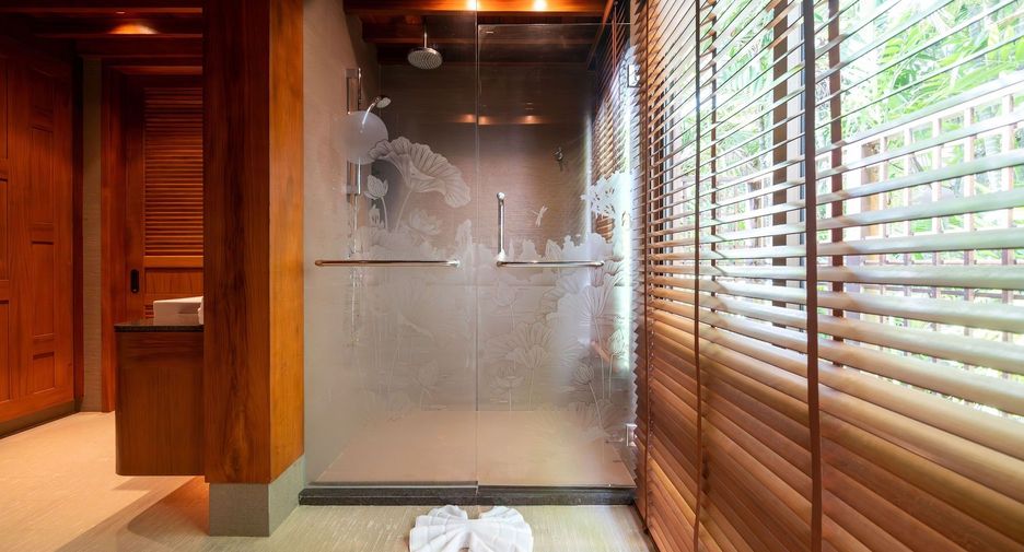 For sale and for rent 5 bedrooms villa in Mueang Phuket, Phuket